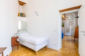 Nova Stylish House in Center