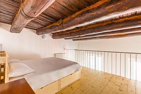 Nova Stylish House in Center