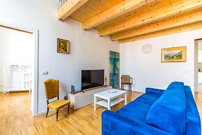 Nova Stylish House in Center