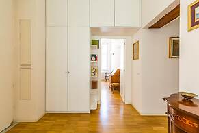 Nova Stylish House in Center