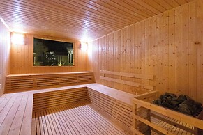 Vannee Golden Sands Beachfront Resort