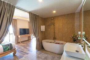 Vannee Golden Sands Beachfront Resort