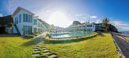 Vannee Golden Sands Beachfront Resort