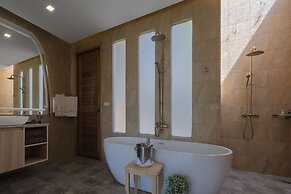 Vannee Golden Sands Beachfront Resort