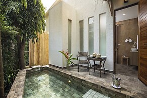 Vannee Golden Sands Beachfront Resort