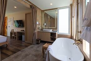 Vannee Golden Sands Beachfront Resort