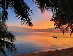 Vannee Golden Sands Beachfront Resort