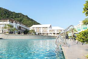 Vannee Golden Sands Beachfront Resort