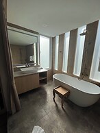 Vannee Golden Sands Beachfront Resort