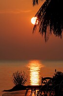 Vannee Golden Sands Beachfront Resort