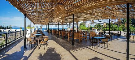 Vannee Golden Sands Beachfront Resort