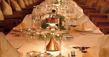 Vannee Golden Sands Beachfront Resort