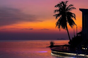 Vannee Golden Sands Beachfront Resort