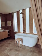 Vannee Golden Sands Beachfront Resort