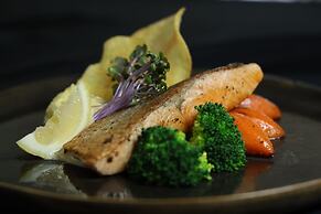 Vannee Golden Sands Beachfront Resort