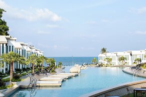 Vannee Golden Sands Beachfront Resort