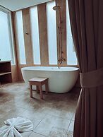 Vannee Golden Sands Beachfront Resort