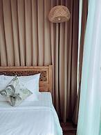 Vannee Golden Sands Beachfront Resort