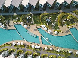 Vannee Golden Sands Beachfront Resort