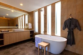 Vannee Golden Sands Beachfront Resort