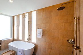 Vannee Golden Sands Beachfront Resort