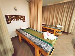 Vannee Golden Sands Beachfront Resort