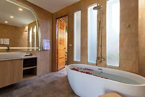 Vannee Golden Sands Beachfront Resort