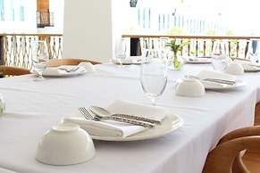 Vannee Golden Sands Beachfront Resort