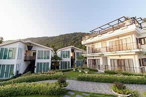 Vannee Golden Sands Beachfront Resort