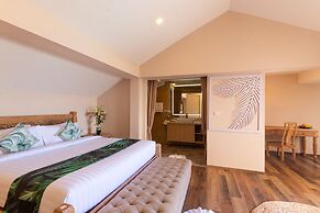 Vannee Golden Sands Beachfront Resort