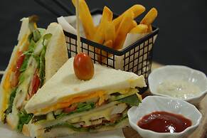 Vannee Golden Sands Beachfront Resort