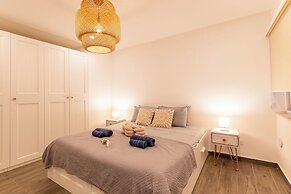 Modern Beautiful Pool And Sea Apt Qawra