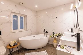 Modern Beautiful Pool And Sea Apt Qawra