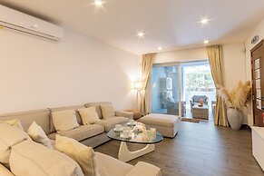 Modern Beautiful Pool And Sea Apt Qawra