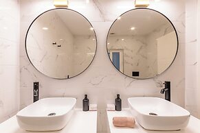 Modern Beautiful Pool And Sea Apt Qawra