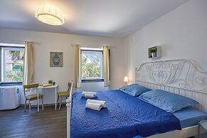Blue Studio Apartment