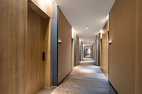 Shenzhen Naive S Hotel (Xili Metro Station Store)