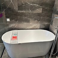 Shenzhen Naive S Hotel (Xili Metro Station Store)