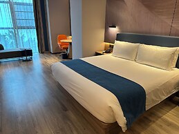 Shenzhen Naive S Hotel (Xili Metro Station Store)