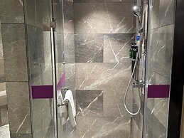 Shenzhen Naive S Hotel (Xili Metro Station Store)