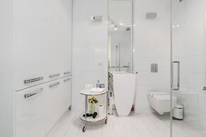 Minimalist Apartment Poznan by Renteres