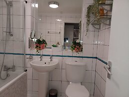 MALTING-GREEN DOOR-One Bedroom Apartment