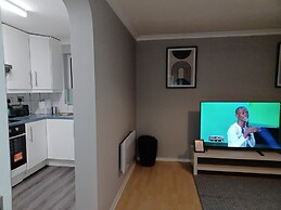 MALTING-GREEN DOOR-One Bedroom Apartment