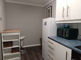 MALTING-GREEN DOOR-One Bedroom Apartment