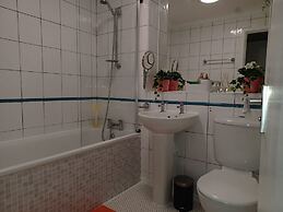 MALTING-GREEN DOOR-One Bedroom Apartment