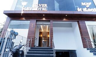 Itsy Hotels Silver Keys