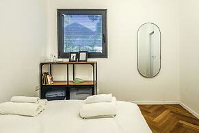 Stylish 3BR Apt with Patio in the City