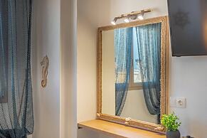 Napoleon Navy Suite 1bd 1ba