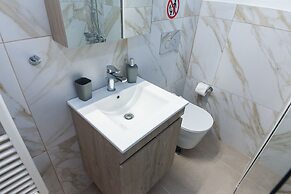 Stylish Brand New Apt at Megaro Mousikis