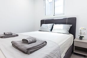 Stylish Brand New Apt at Megaro Mousikis